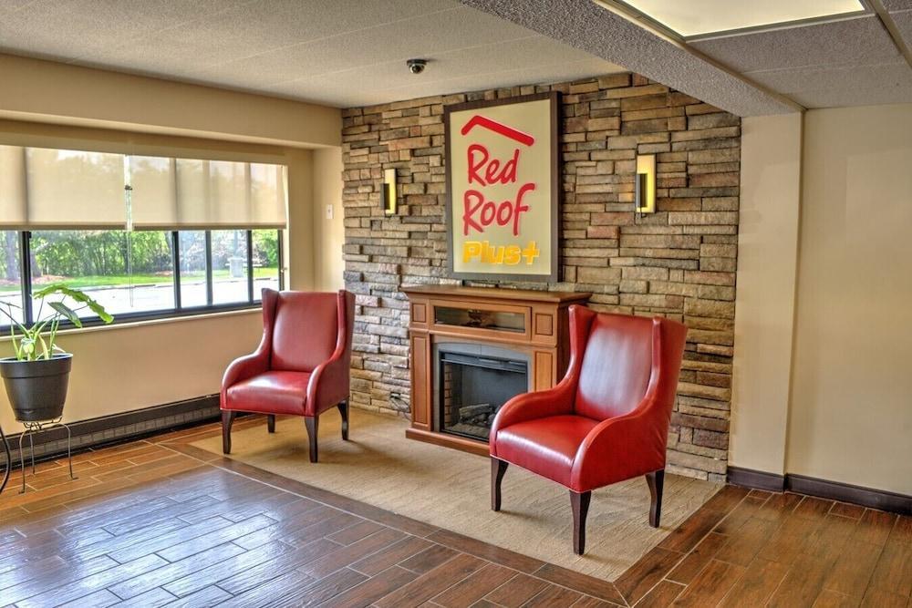 Super 8 By Wyndham Deerfield - Northbrook Hotel Bagian luar foto