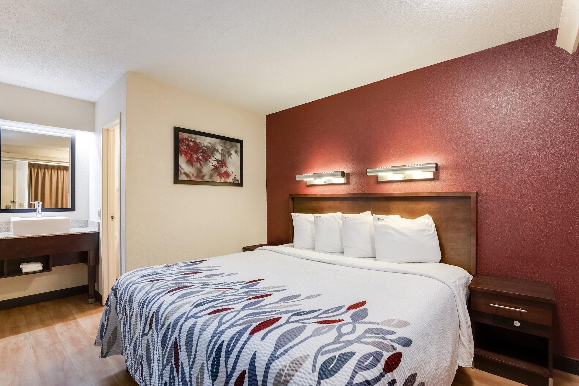 Super 8 By Wyndham Deerfield - Northbrook Hotel Bagian luar foto