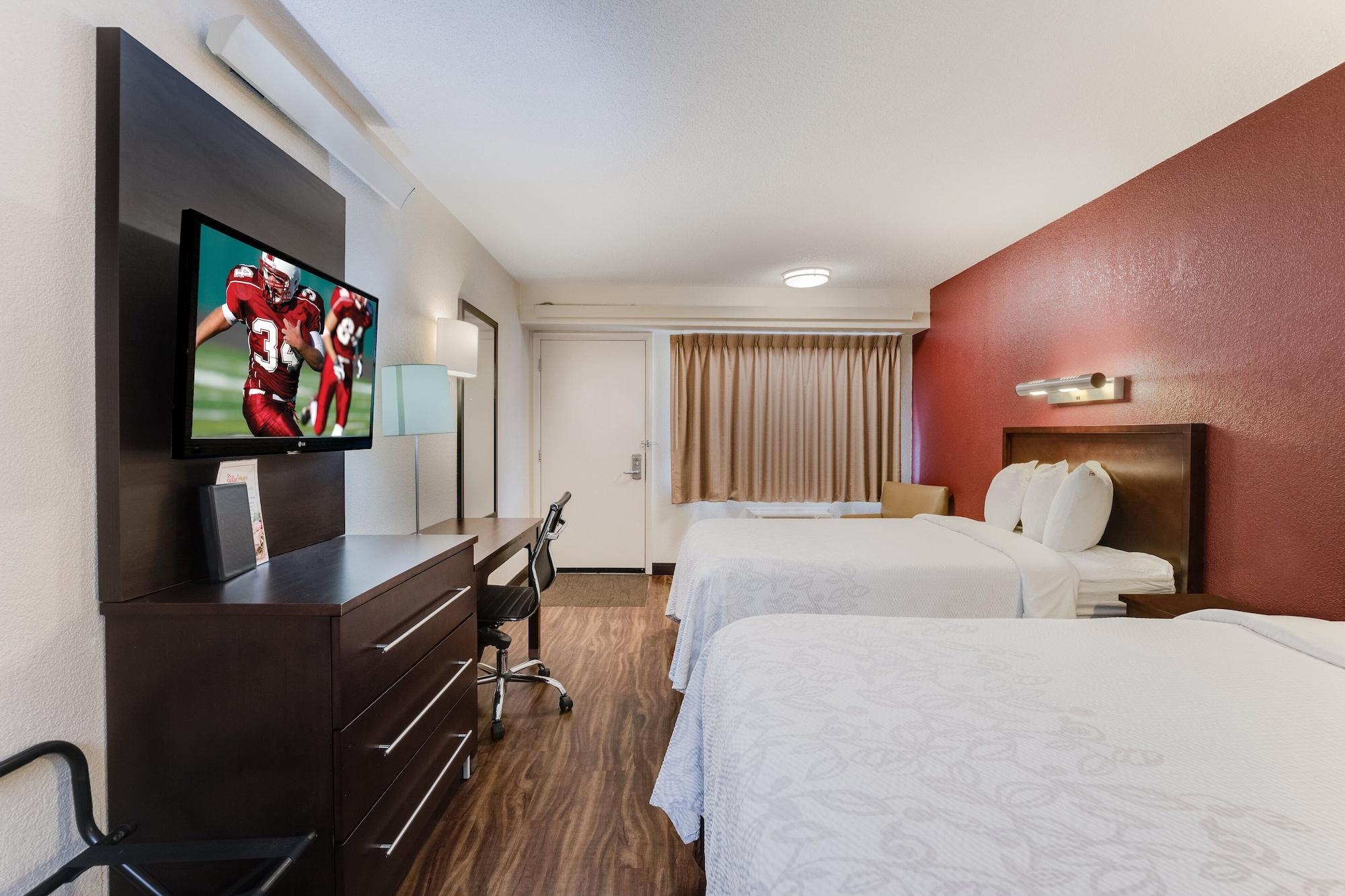 Super 8 By Wyndham Deerfield - Northbrook Hotel Bagian luar foto