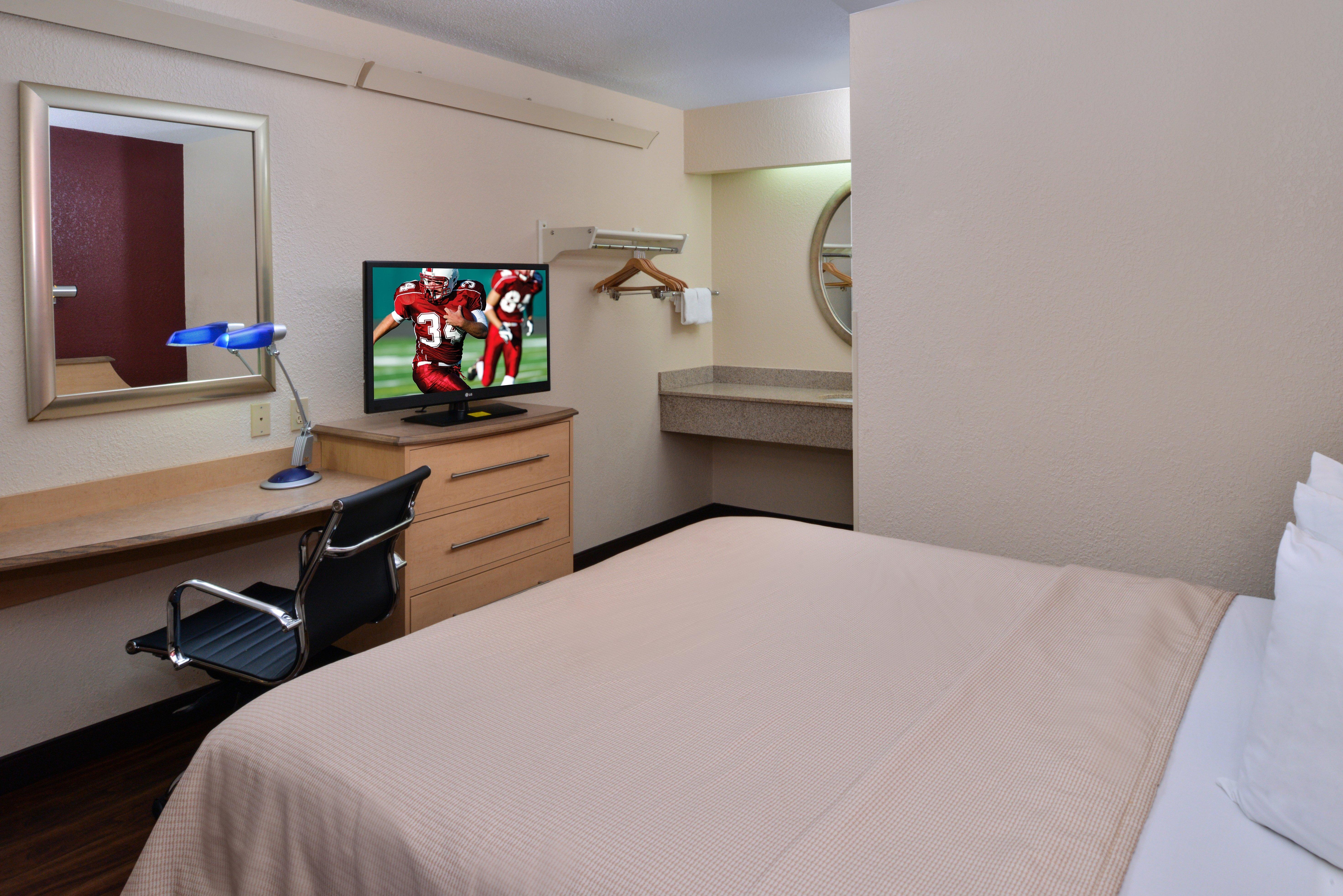 Super 8 By Wyndham Deerfield - Northbrook Hotel Bagian luar foto