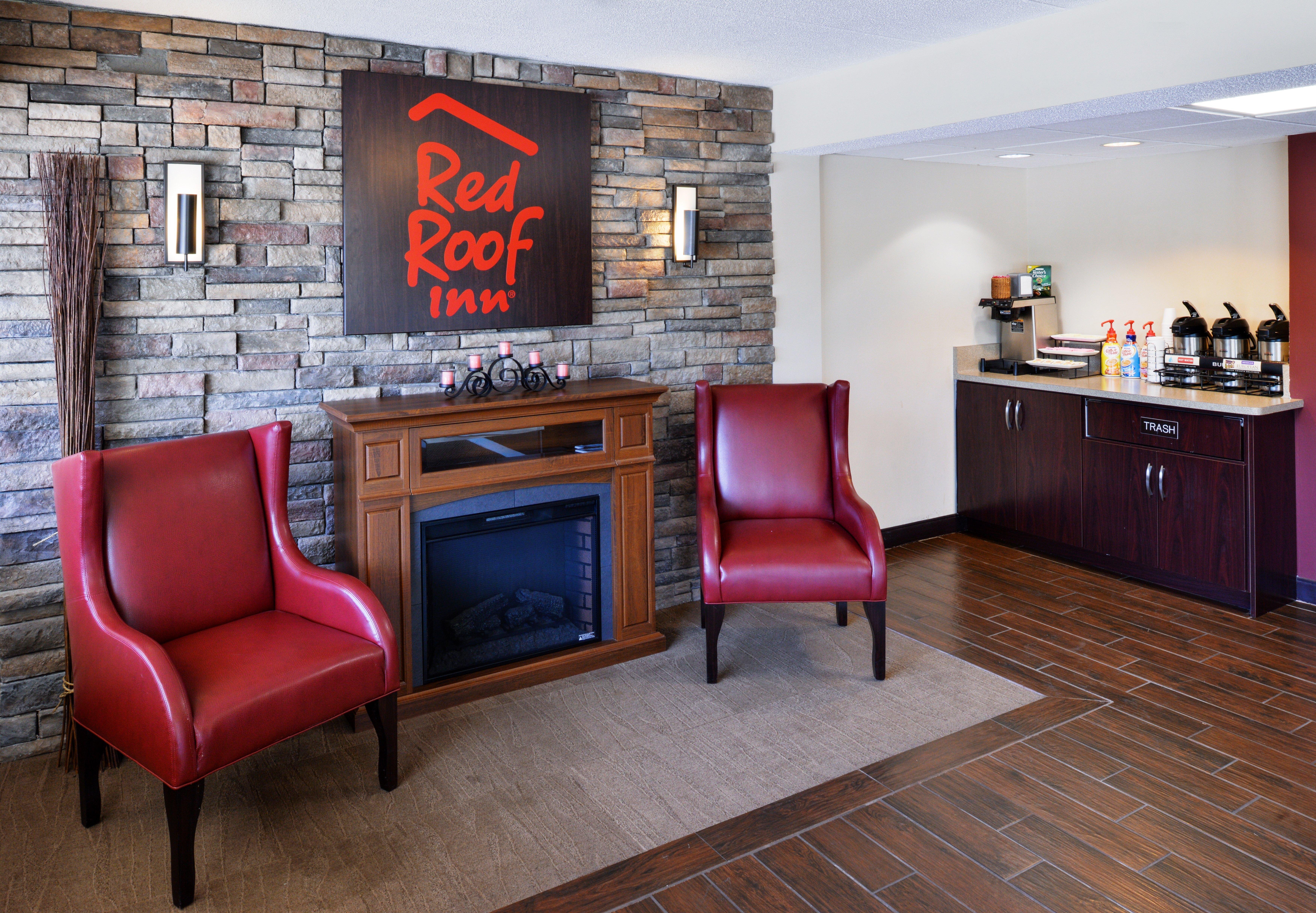 Super 8 By Wyndham Deerfield - Northbrook Hotel Bagian luar foto